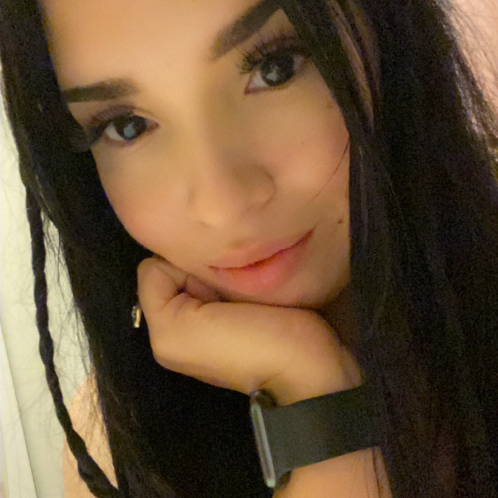 Meet your Posher, Stephany